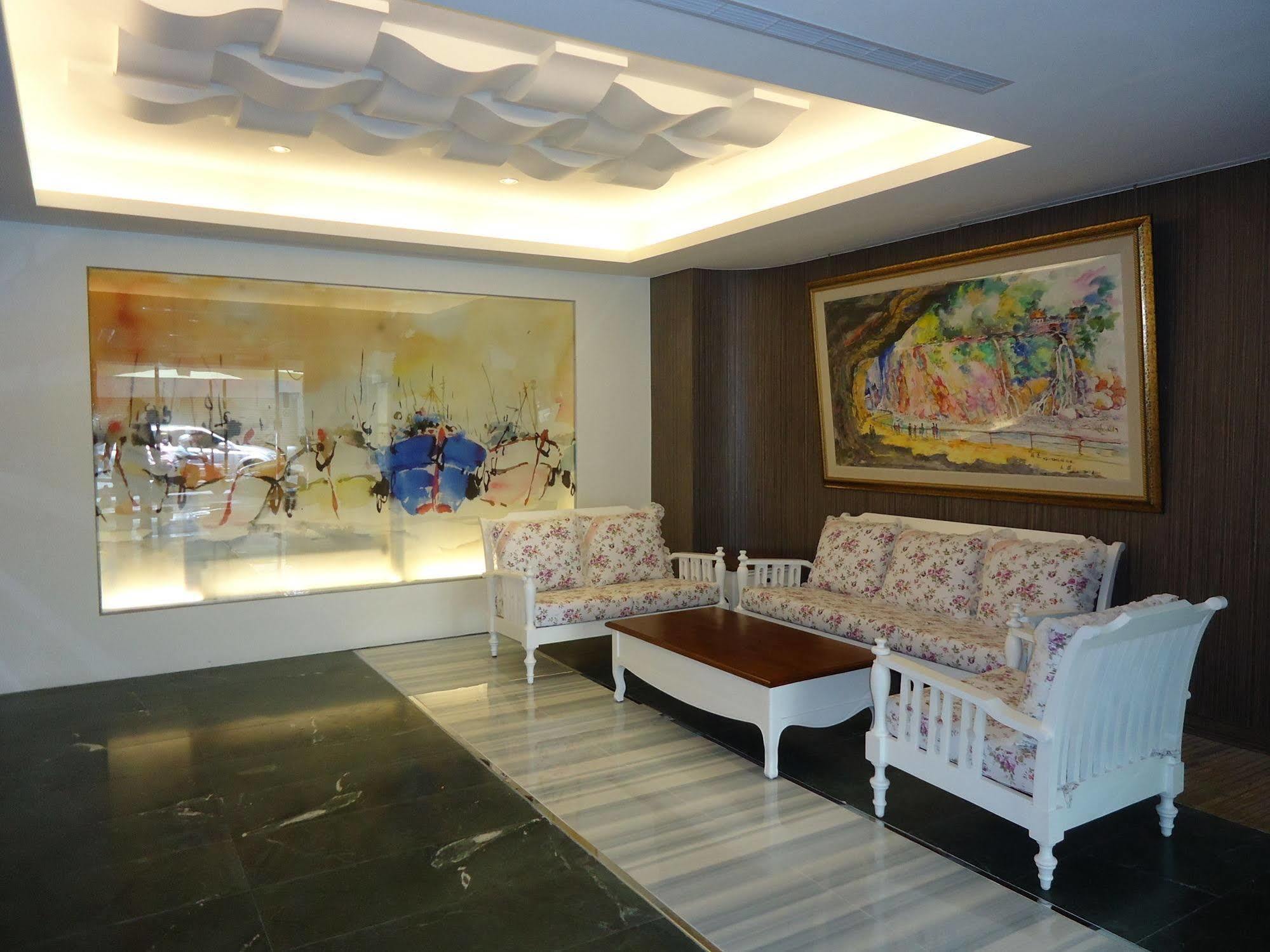 Roaders Hotel Hualien Dongda Экстерьер фото